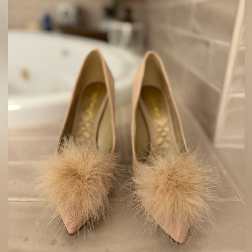 Sam Edelman Hazel Plush Pointed Toe Pump, Size 8